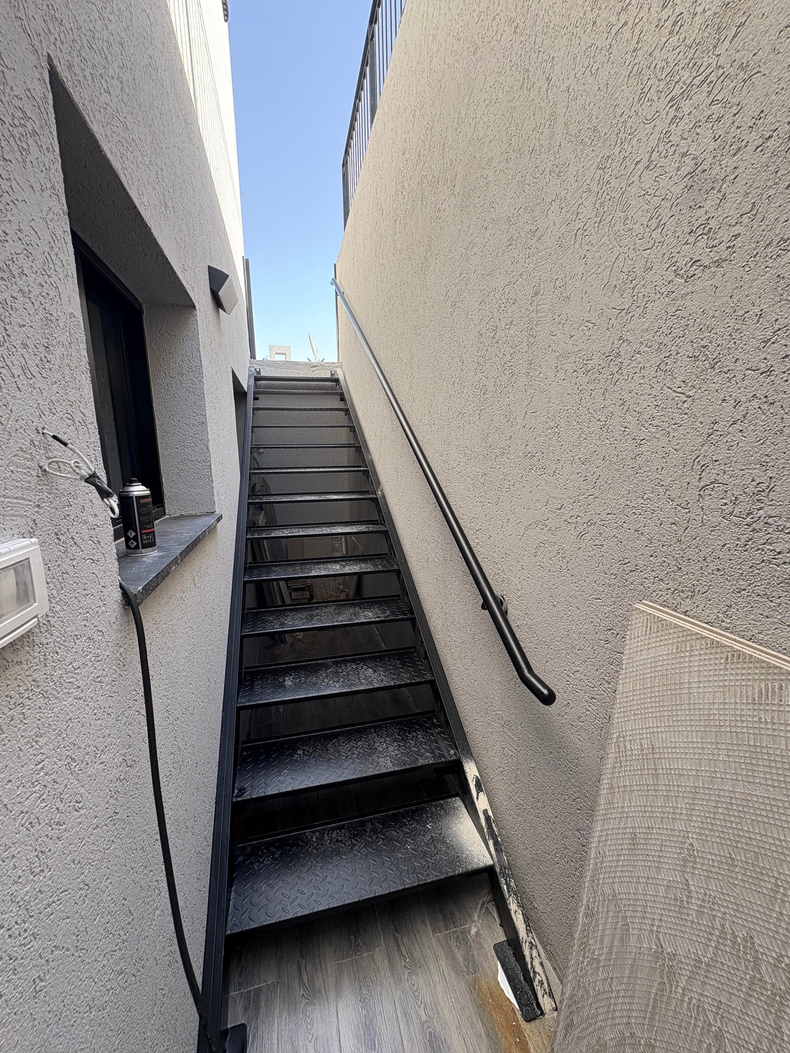 מדרגות ברזל פנימיות